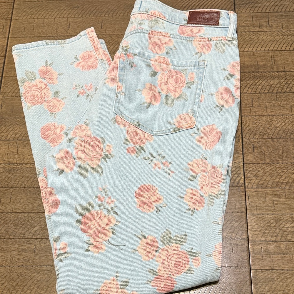 Hollister Light Blue Floral Women's Cropped Jeans